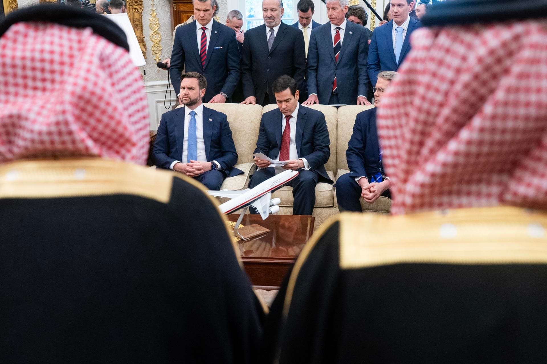 EE.UU. y Arabia Saudí firman un acuerdo estratégico en inteligencia artificial