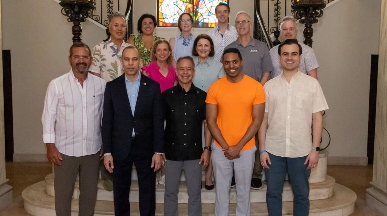 Alcalde de la ciudad capital recibe delegación del Congreso de los Estados Unidos en la Casa Alcaldía