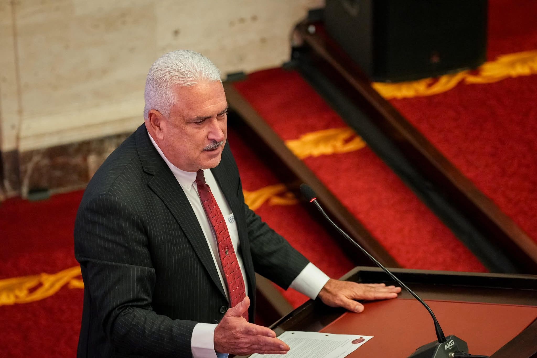 Rivera Schatz arremete contra sectores de la prensa y propone que funden su propio partido político