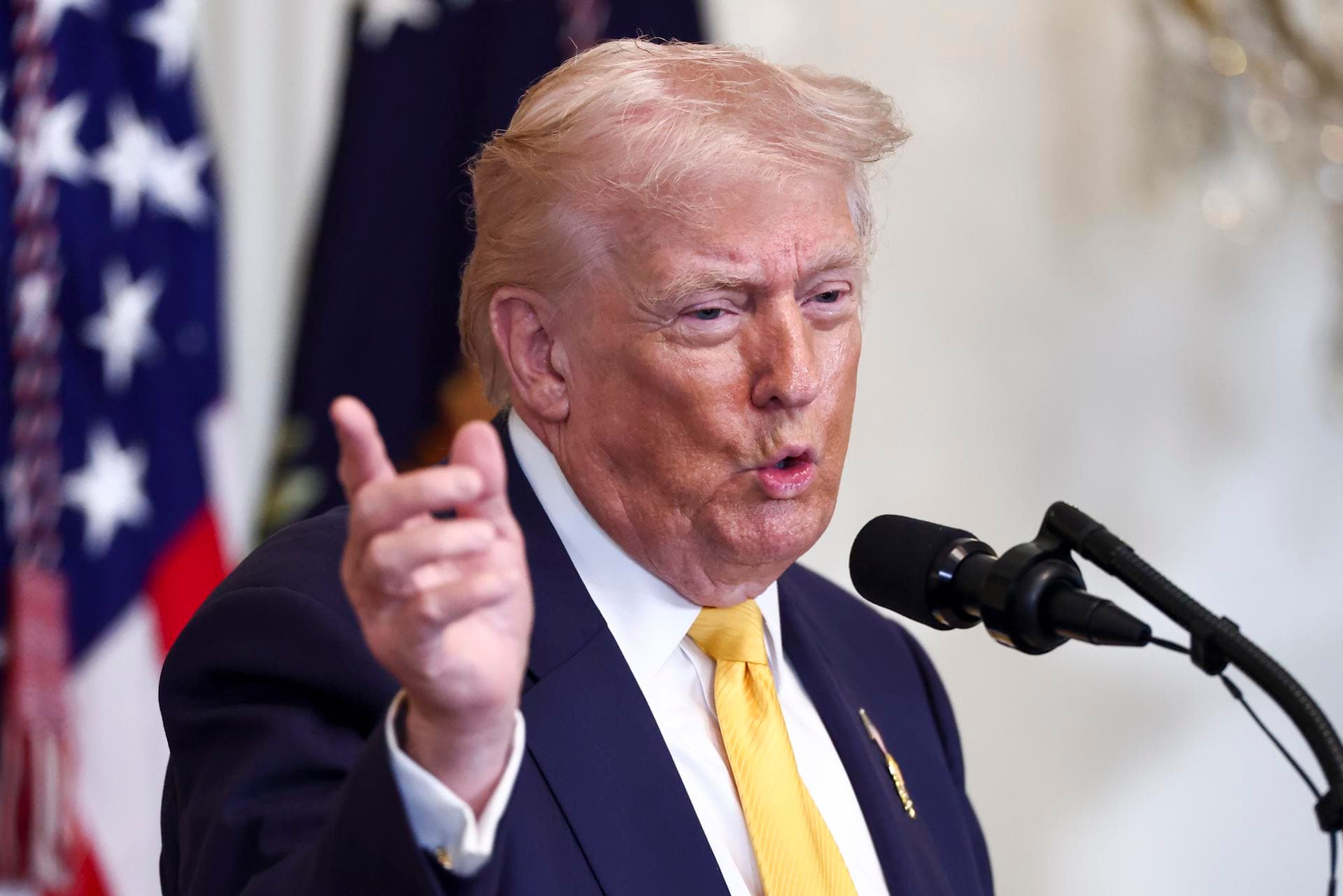 Estados Unidos destruye nueve buques de guerra iraníes, según Trump